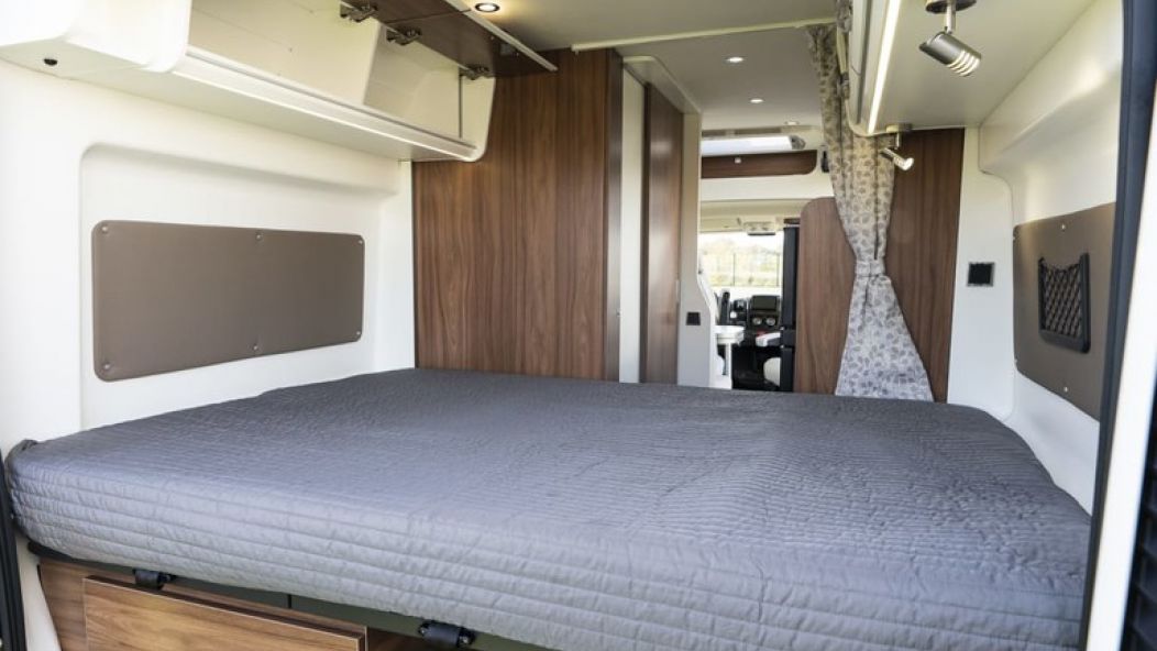 Adventure Campervan (2 PAX) Adventure Campervan (2 PAX)