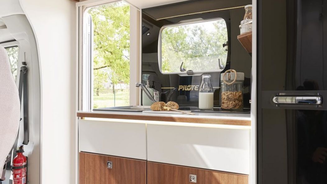 Classic Class B (2 PAX) Classic Class B (2 PAX)