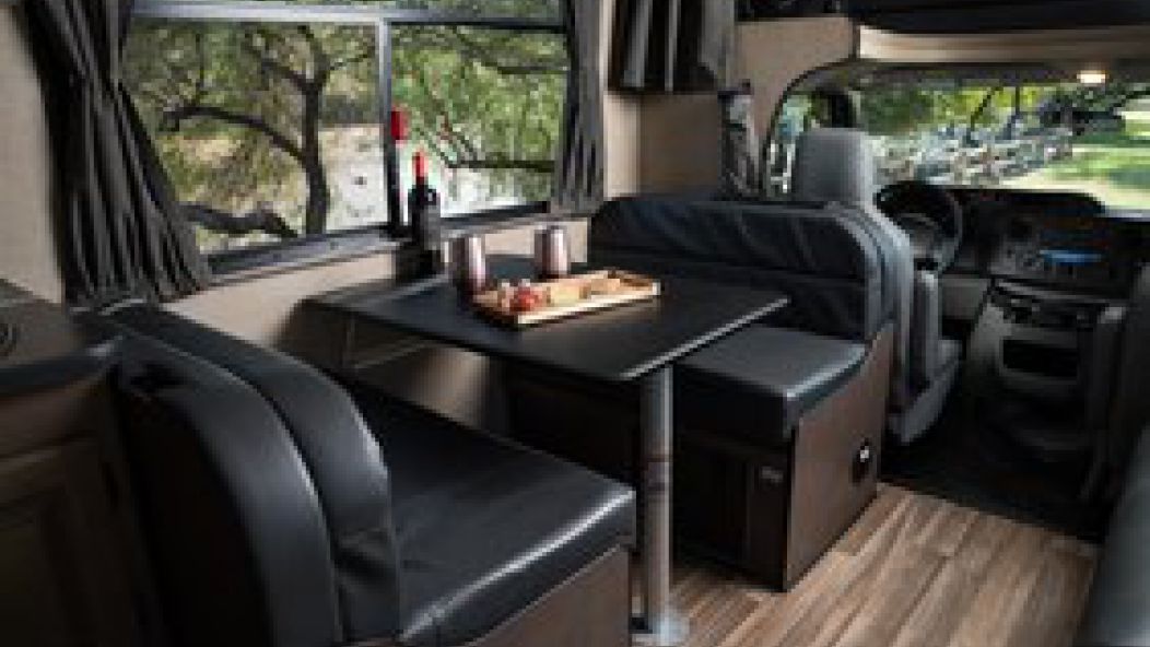 Large Motorhome C30 Large Motorhome C30
