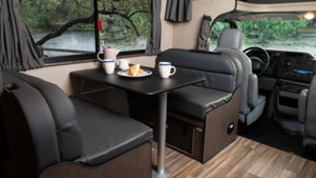 Standard Motorhome C25 Standard Motorhome C25