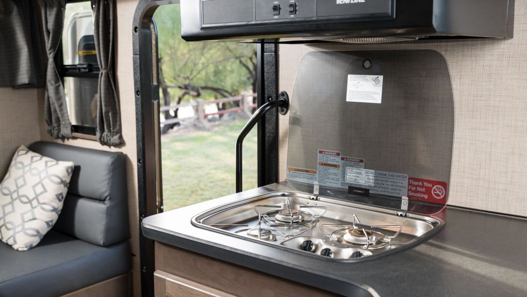 Standard Motorhome C25 Standard Motorhome C25