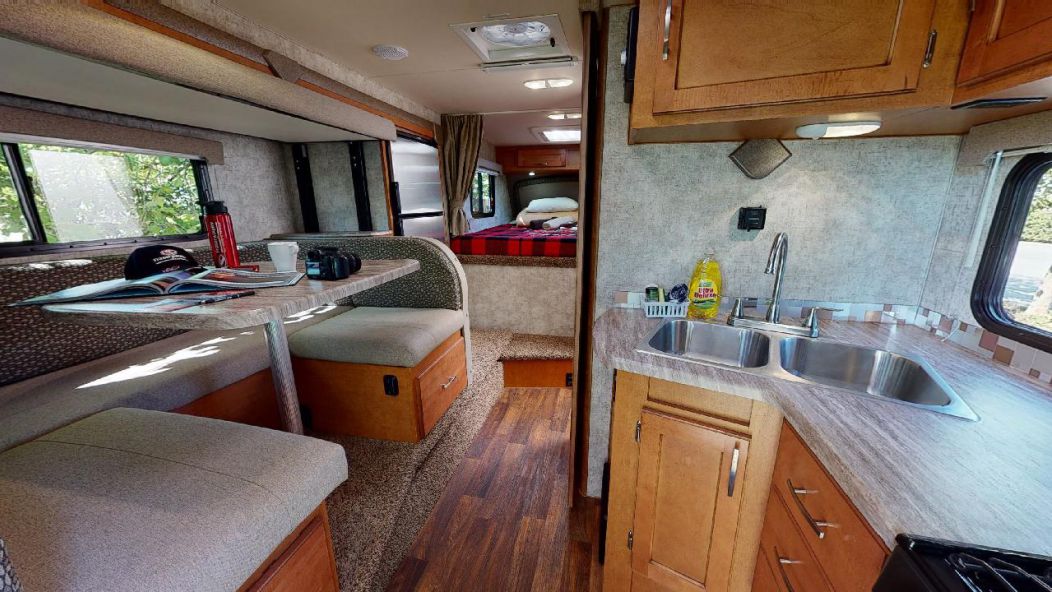 Truck Camper with Bunk-Slide-out Truck Camper with Bunk-Slide-out