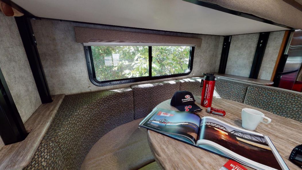 Truck Camper with Bunk-Slide-out Truck Camper with Bunk-Slide-out