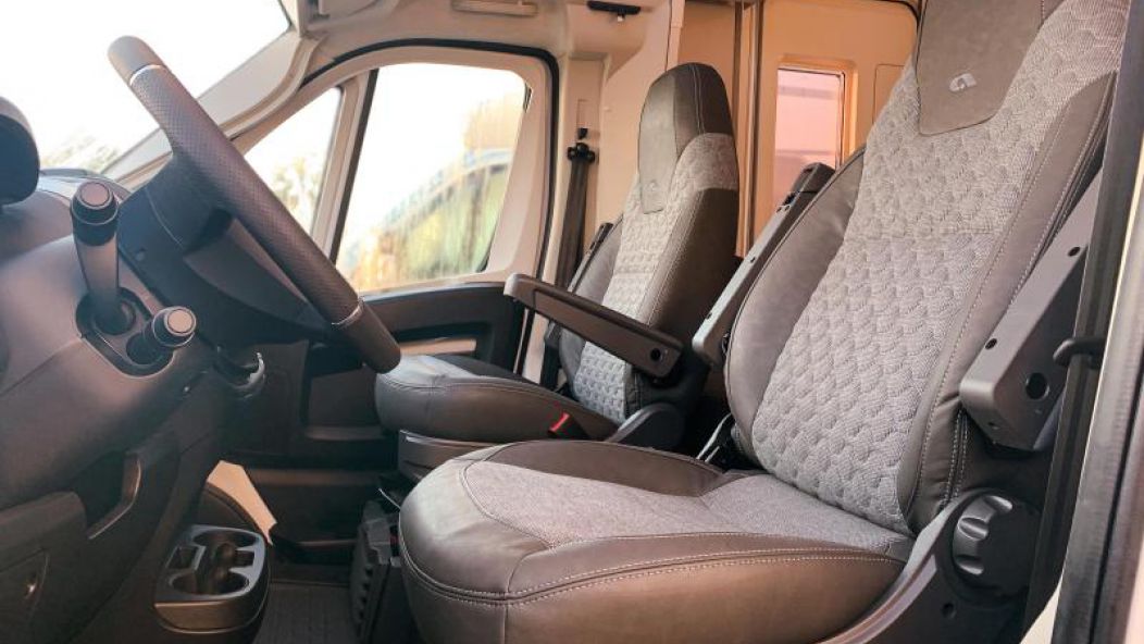 Camper (4 pax) Camper (4 pax)