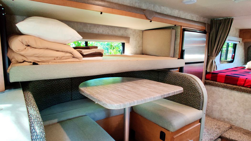 Truck Camper with Bunk-Slide-out Truck Camper with Bunk-Slide-out
