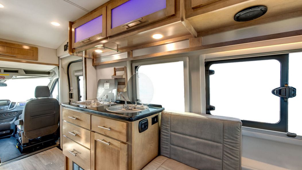 Deluxe Van Camper DVC Deluxe Van Camper DVC