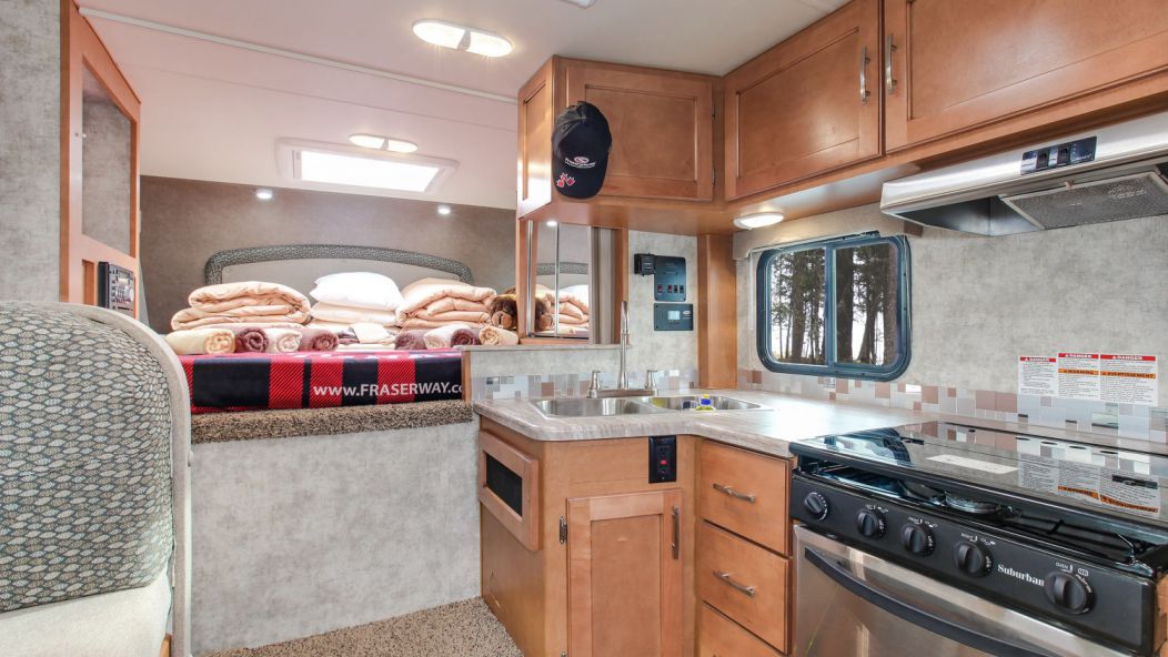 Truck Camper with Dinette-Slide-out