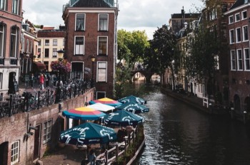 bodi-raw-izMtCpq_RyI-unsplash-1 bodi-raw-izMtCpq_RyI-unsplash-1